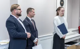 na zdjęciu osoby podczas uroczystości