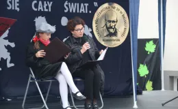 Na zdjęciu uroczystość odsłonięcie muralu oraz otwarcie bieżni lekkoatletycznej w Szkole Podstawowej nr 29 w BB