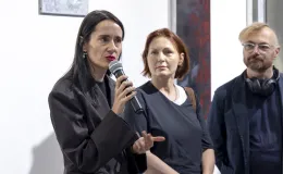 Na zdjęciu oprowadzanie artystyczno-kuratorskie