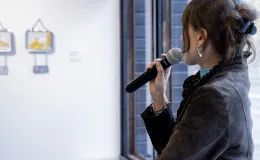 Na zdjęciu oprowadzanie artystyczno-kuratorskie