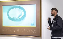 Na zdjęciu oprowadzanie artystyczno-kuratorskie