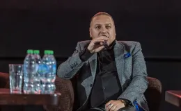 na zdjęciu sala kinowa z ludźmi