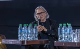 na zdjęciu sala kinowa z ludźmi