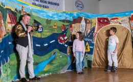 na zdjęciu osoby podczas spotkania