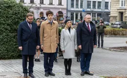 na zdjęciu osoby podczas świętowania