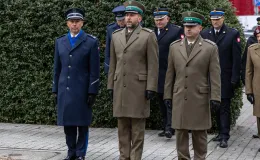 na zdjęciu osoby podczas świętowania