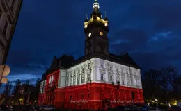 na zdjęciu osoby podczas świętowania