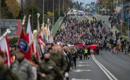 na zdjęciu osoby podczas świętowania