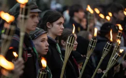 na zdjęciu osoby podczas świętowania