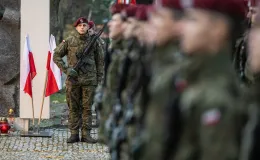 na zdjęciu osoby podczas świętowania