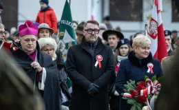 na zdjęciu osoby podczas świętowania