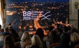 na zdjęciu osoby podczas konferencji