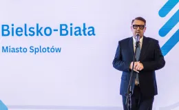 na zdjęciu osoby podczas konferencji