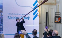 na zdjęciu osoby podczas konferencji