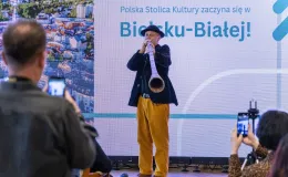 na zdjęciu osoby podczas konferencji