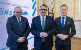 na zdjęciu osoby podczas konferencji