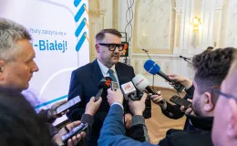 na zdjęciu osoby podczas konferencji