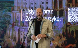 na zdjęciu osoby podczas konferencji