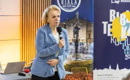 na zdjęciu osoby podczas spotkania