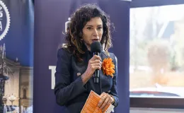 na zdjęciu osoby podczas spotkania