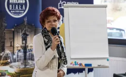 na zdjęciu osoby podczas spotkania