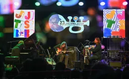 na zdjęciu muzycy na scenie