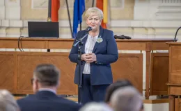 na zdjęciu osoby podczas uroczystości