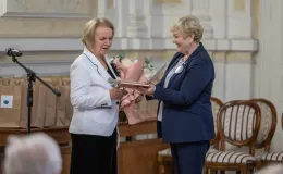 na zdjęciu osoby podczas uroczystości