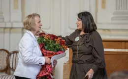 na zdjęciu osoby podczas uroczystości