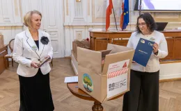 na zdjęciu osoby podczas uroczystości