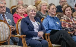 na zdjęciu osoby podczas uroczystości