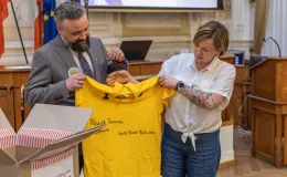 na zdjęciu osoby podczas uroczystości