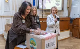 na zdjęciu osoby podczas uroczystości