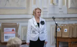 na zdjęciu osoby podczas uroczystości