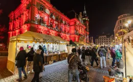 na zdjęciu osoby podczas Świąt na Starówce