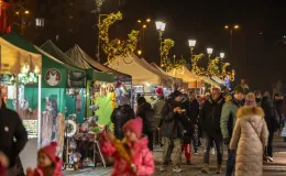 na zdjęciu osoby podczas Świąt na Starówce
