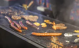 na zdjęciu osoby podczas Świąt na Starówce