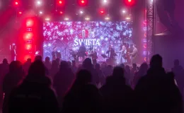 na zdjęciu osoby podczas Świąt na Starówce