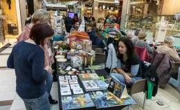 na zdjęciu osoby podczas pikniku