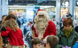 na zdjęciu osoby podczas pikniku