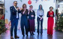 na zdjęciu osoby podczas pikniku