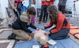 na zdjęciu osoby podczas Świąt na Starówce