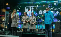 na zdjęciu osoby podczas Świąt na Starówce