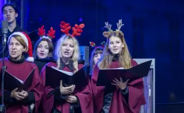 na zdjęciu osoby podczas Świąt na Starówce