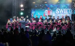 na zdjęciu osoby podczas Świąt na Starówce