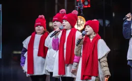 na zdjęciu osoby podczas Świąt na Starówce