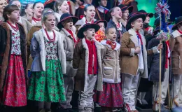 na zdjęciu osoby podczas Świąt na Starówce