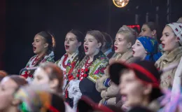 na zdjęciu osoby podczas Świąt na Starówce