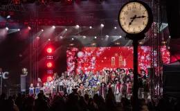 na zdjęciu osoby podczas Świąt na Starówce