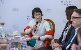 na zdjęciu osoby podczas spotkania